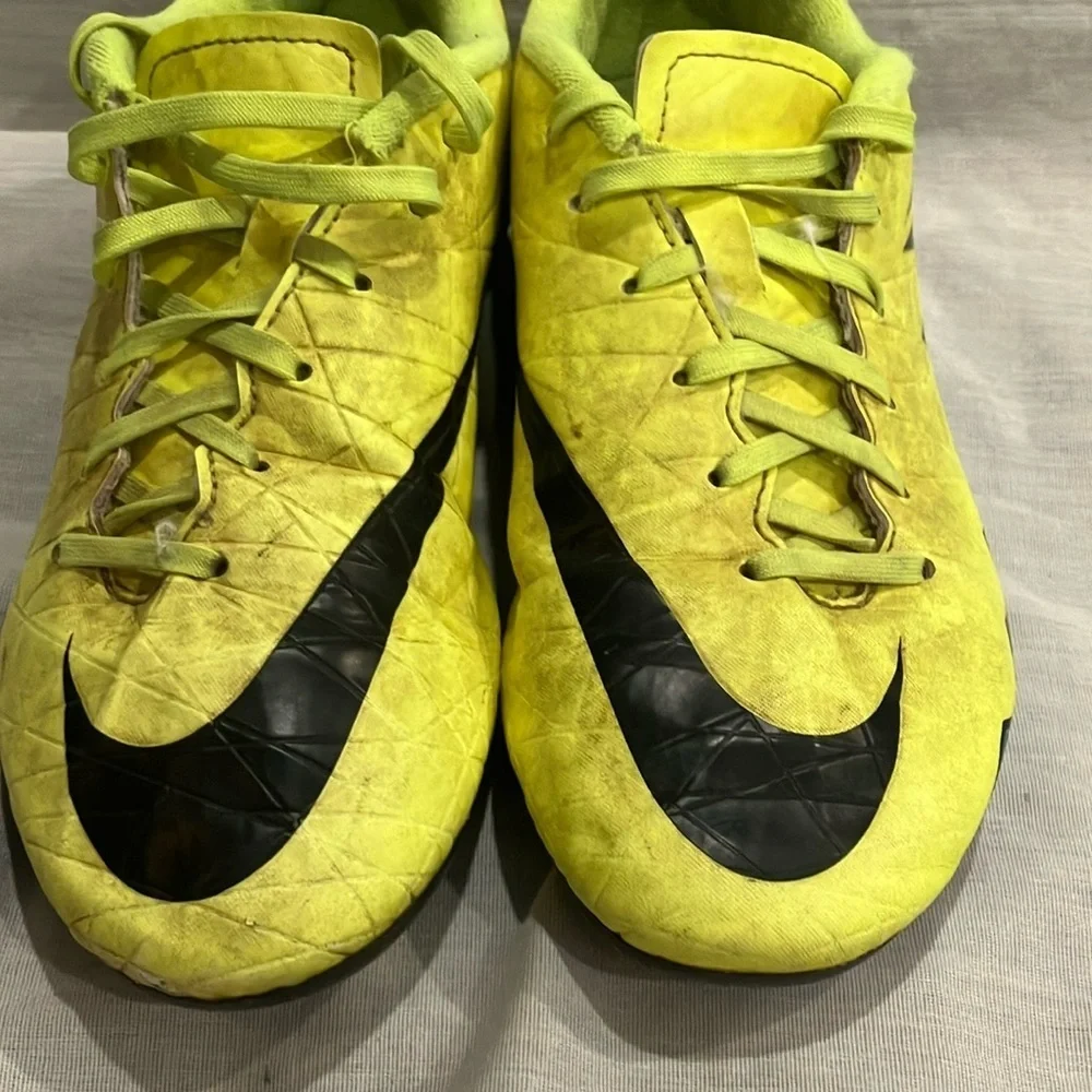 Nike youth size 5 hypervenom  Athletic Shoes - Picture 4 of 11